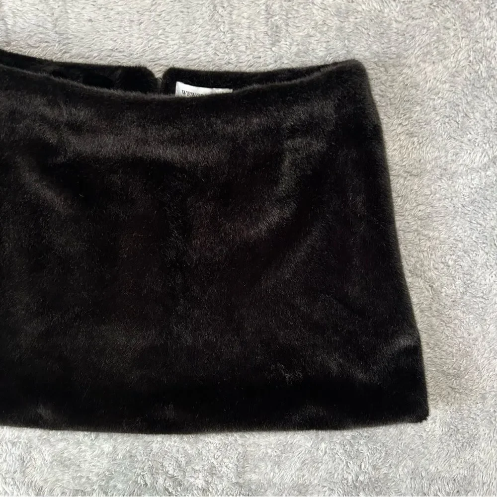 WEWOREWHAT Faux Fur Mini Skirt Black Zip Lined plush Soft Romantic Sexy Sz 6